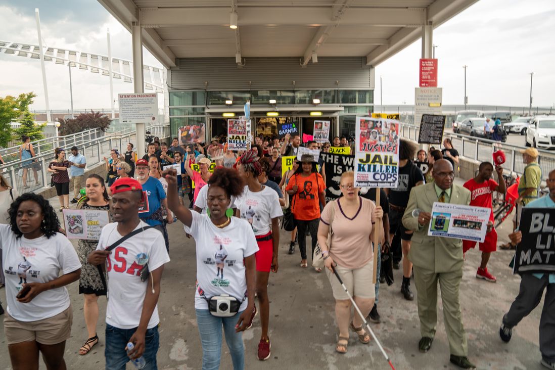Protesters at the Staten Island Ferry Terminal<br>